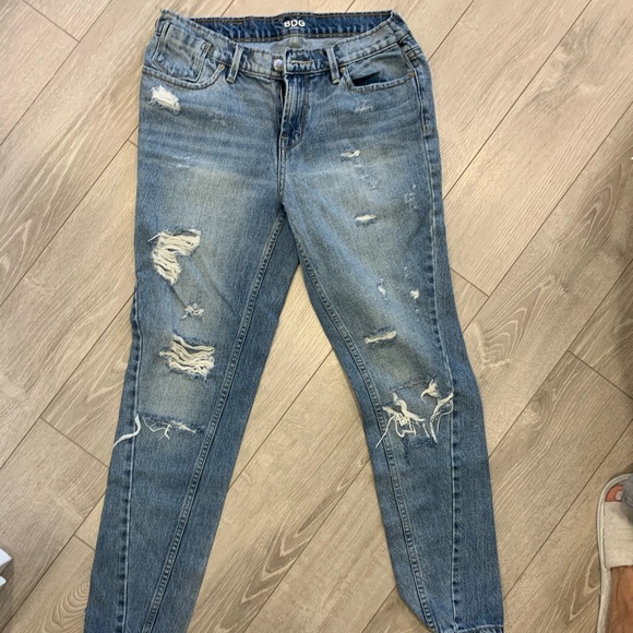 Urban outfitters slim boyfriend ripped jeans